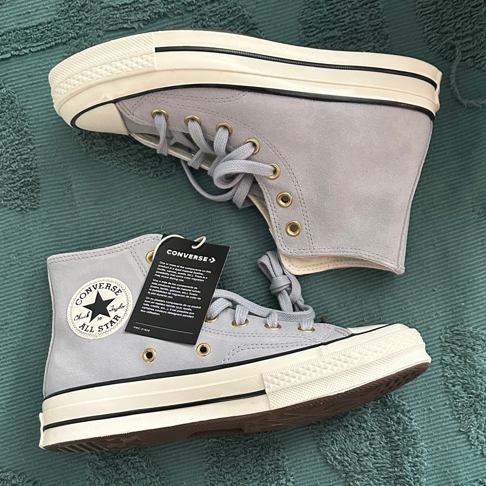 Converse NWT suede high top 7.5